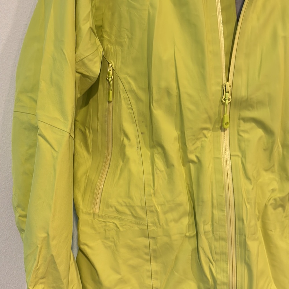 Mountain Hardware Jacket - image 6